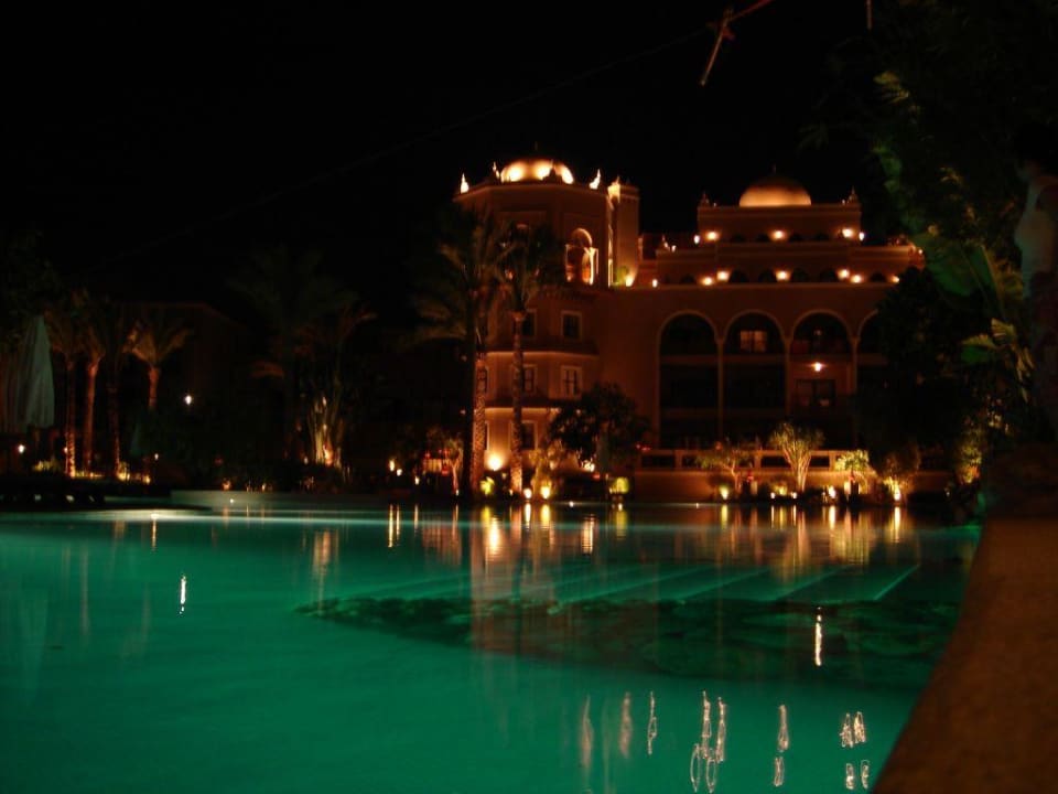 Hotelanlage bei Nacht Makadi Palace