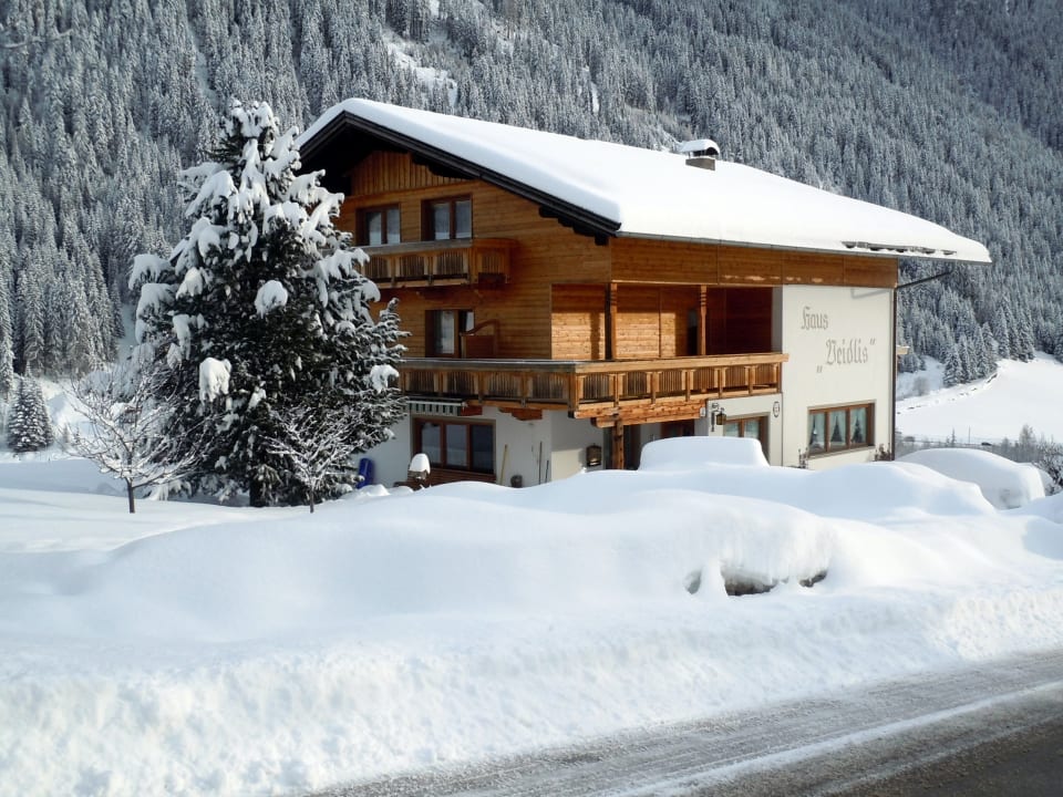 Außenansicht Haus Veidlis