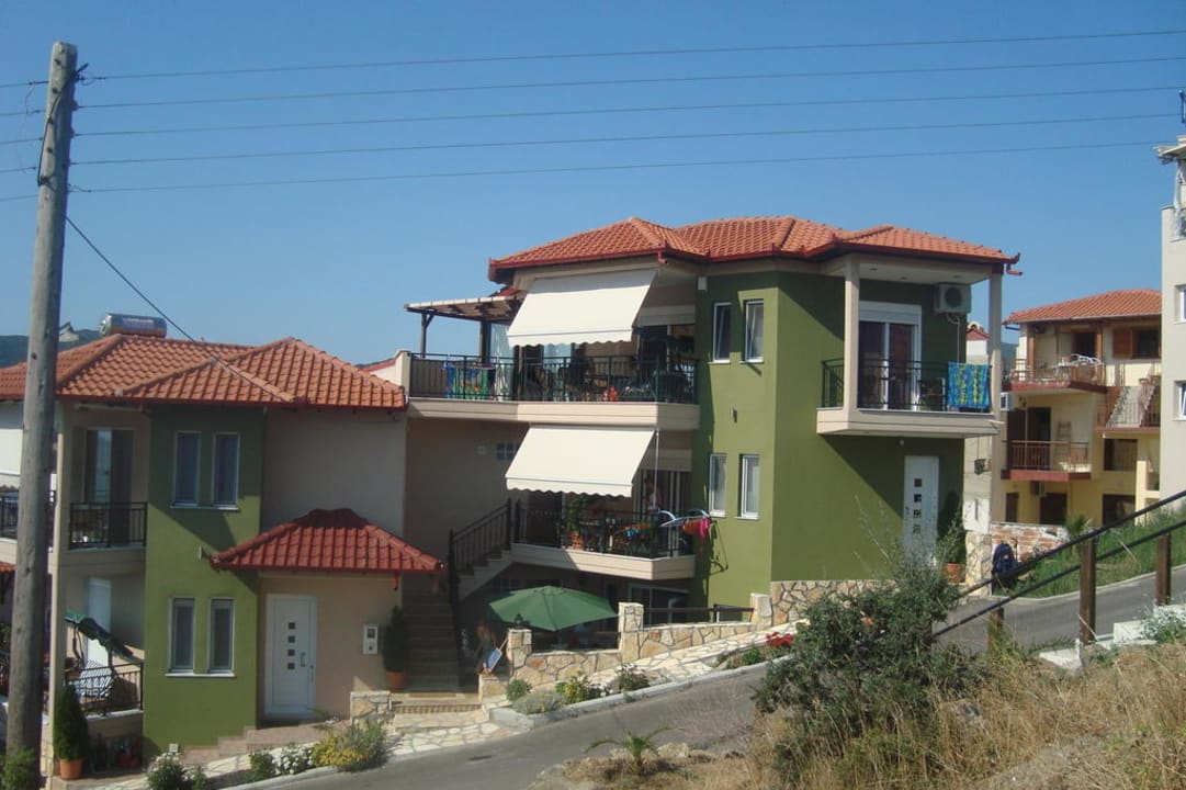 Beautiful hotel GreenHill Holiday Suites Sarti