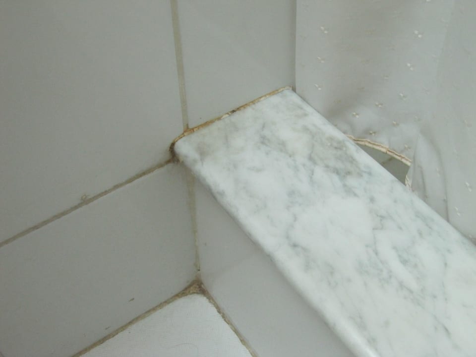 Dreckiger Vorhang von 1980 ?? Golden Sands Hotel Apartments