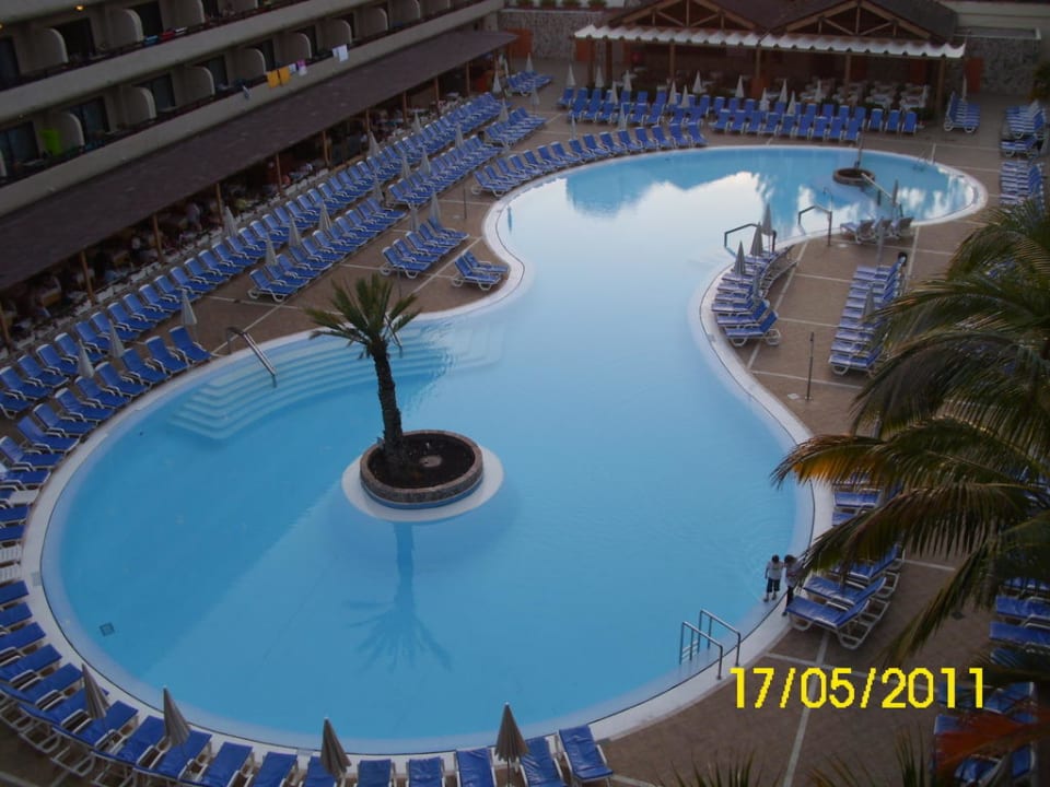 Blick auf den Pool GF FANABE