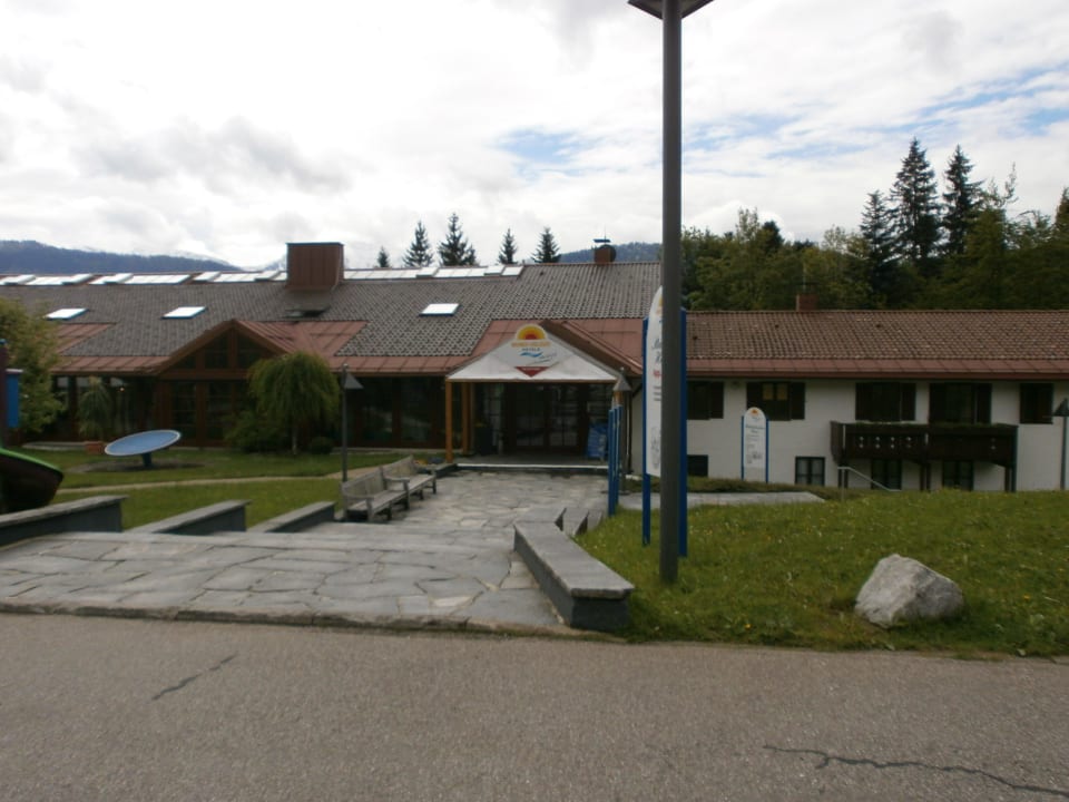 Zugang zur  Rezeption MONDI Resort Oberstaufen