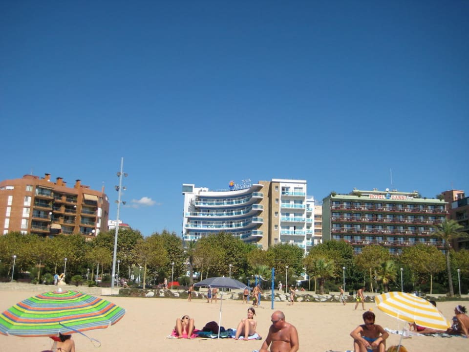 Vom Strand aus Hotel GHT Maritim