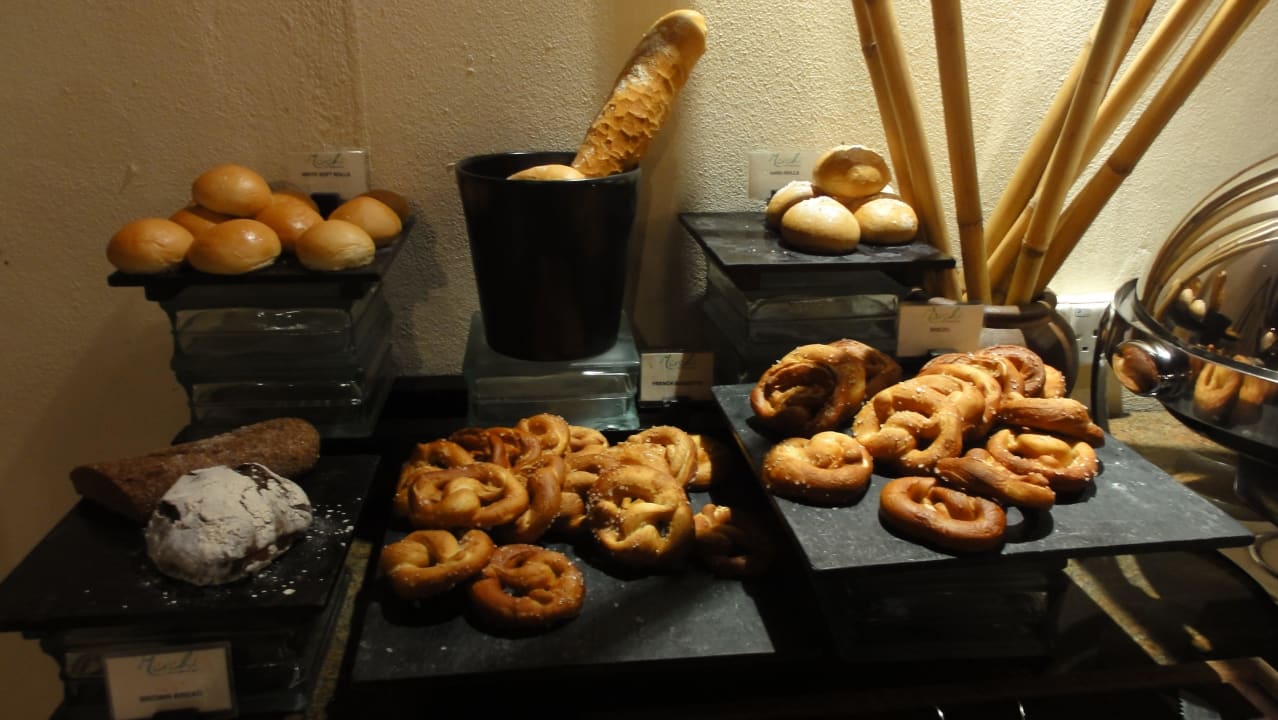 Restaurant und Büffet - Brezn Mirihi Island Resort