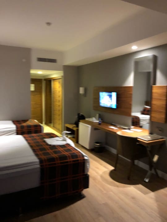 Bett Side Sunport Hotel & Spa
