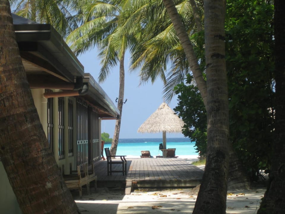 Strand vor der Mainbar Villa Park Sun Island