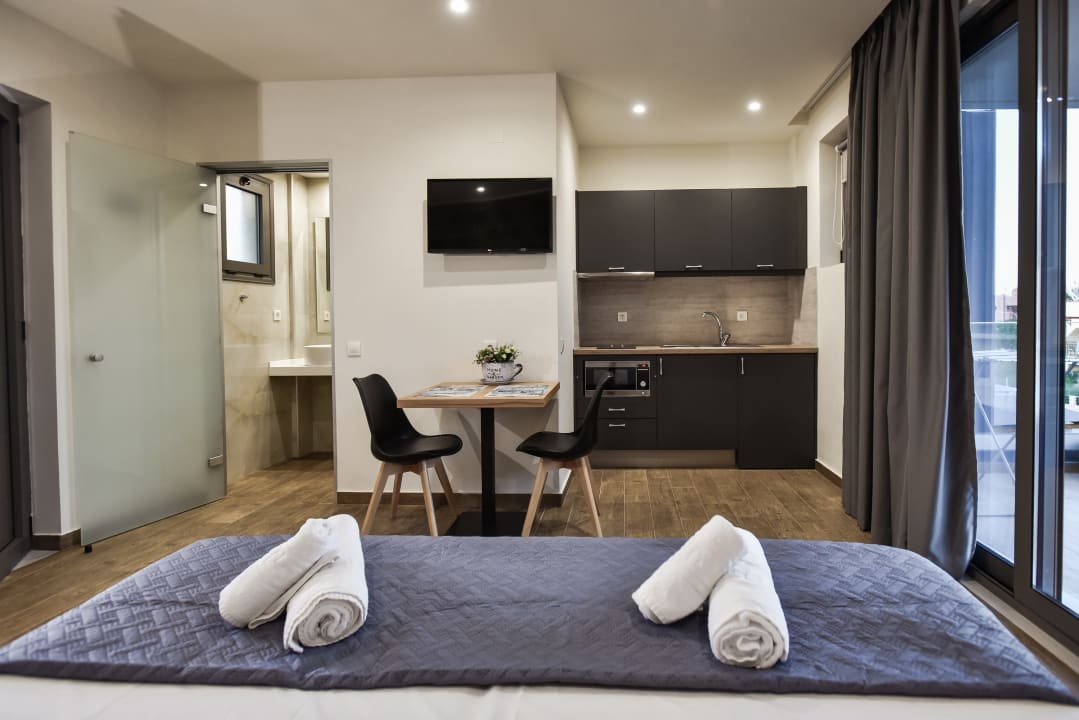 Zimmer Del Mar 'Adults Only'
