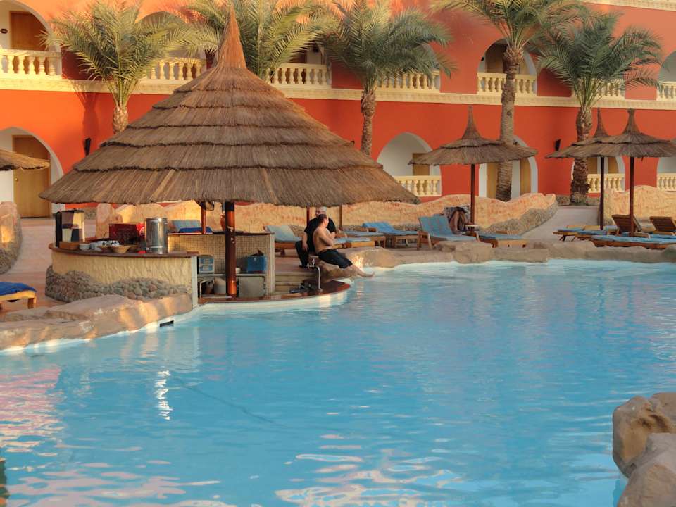 Die Poolbar Pickalbatros Alf Leila Wa Leila Resort - Neverland Hurghada