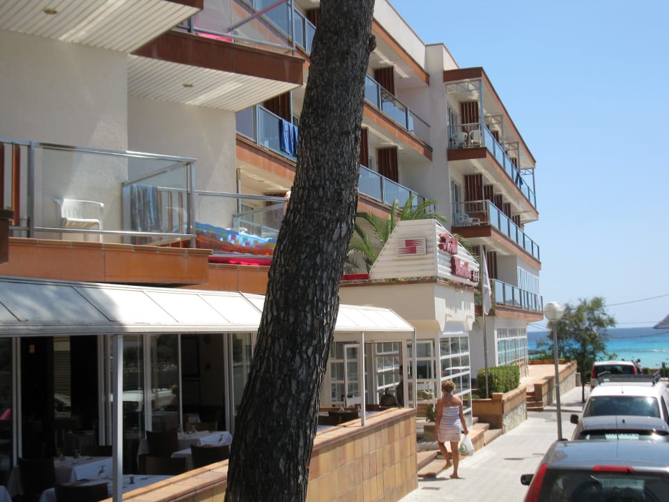 Straßenseite Hotel Clumba