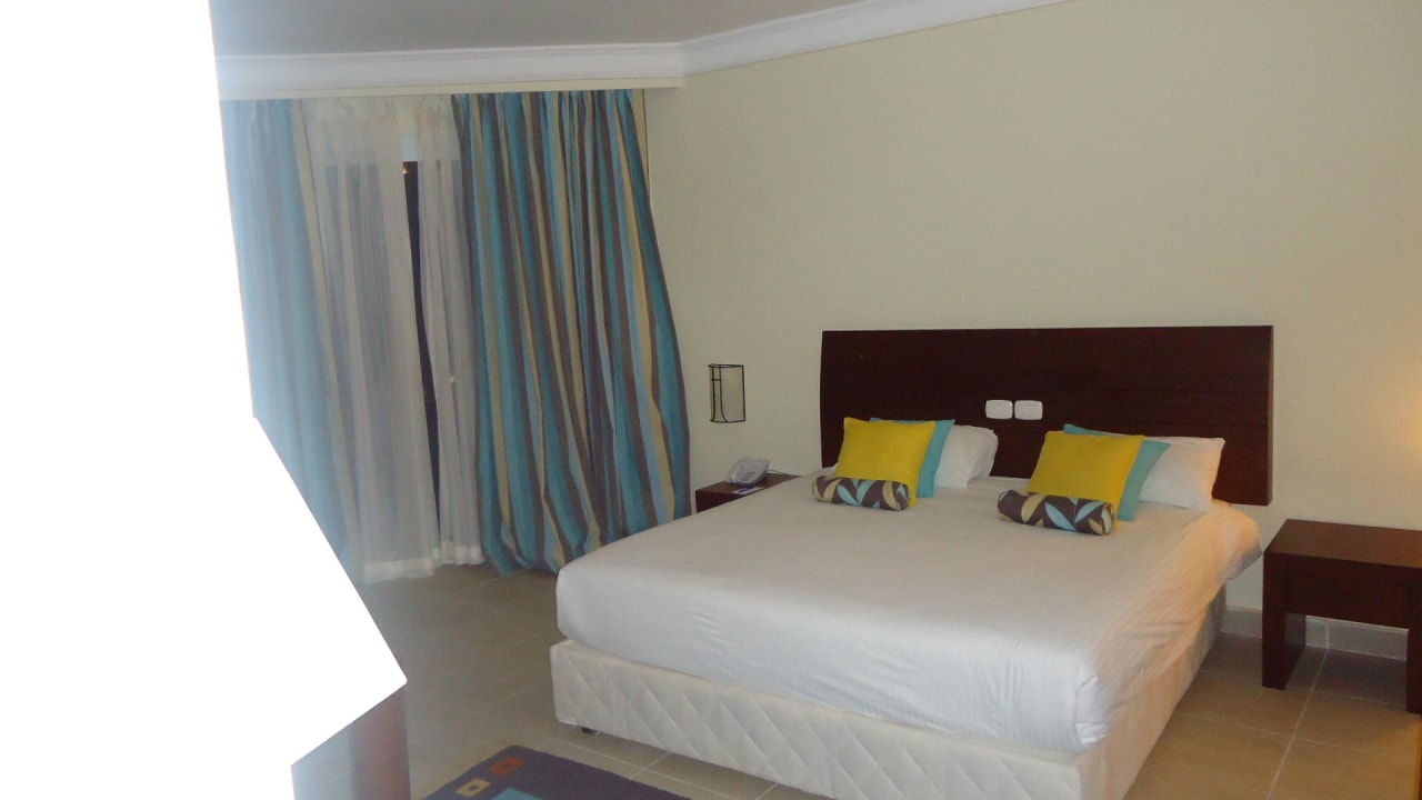Вид одной из комнат Amwaj Beach Club Abu Soma Resort