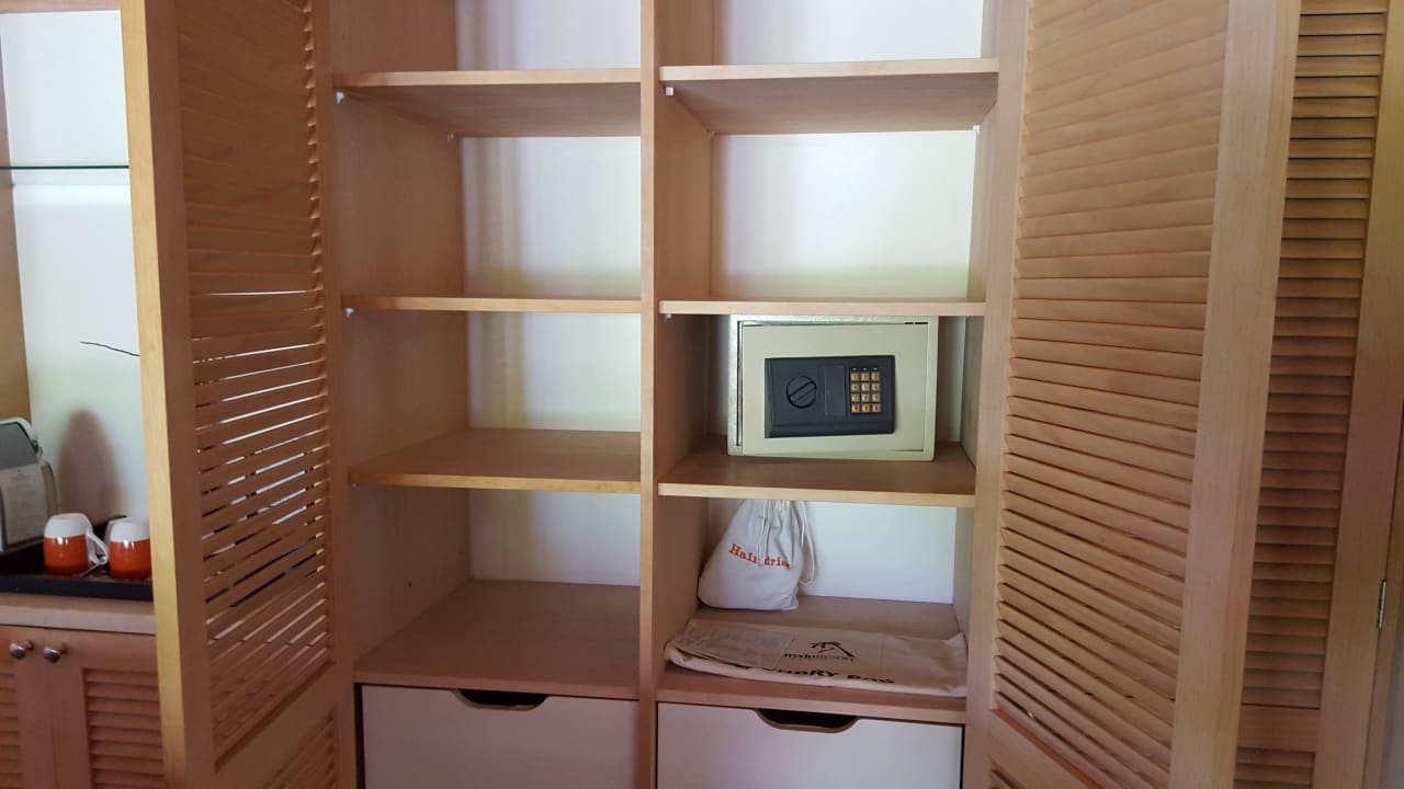 Safe Kuredu Island Resort & Spa