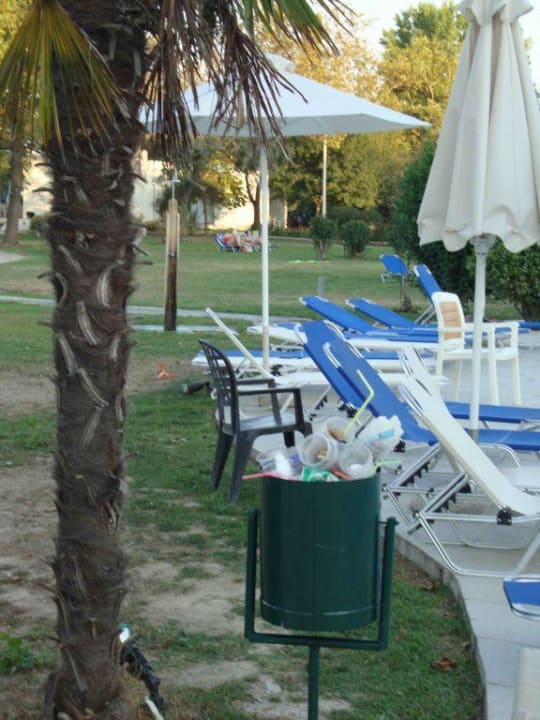 У бассейна Olympian Bay Grand Resort