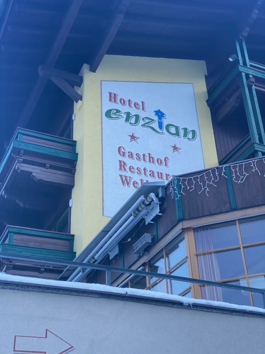 Außenansicht Hotel Enzian