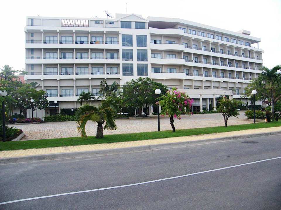 Frontseite (Westen) DuParc Phan Thiet Ocean Dunes & Golf Resort