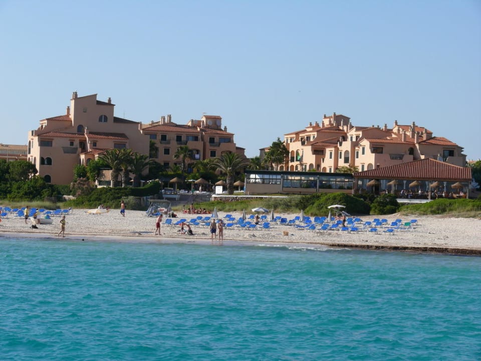 Anlage von den Felsen entlange der Bucht aus FERGUS Style Carema Beach