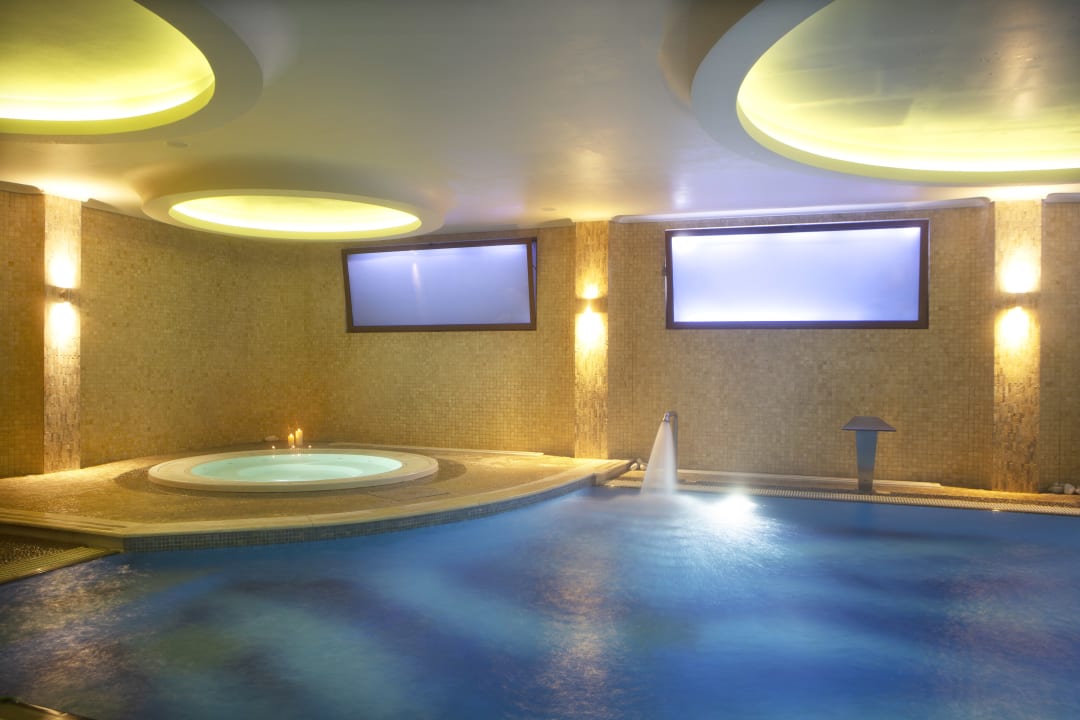 Pool Ramada by Wyndham Athens Attica Riviera