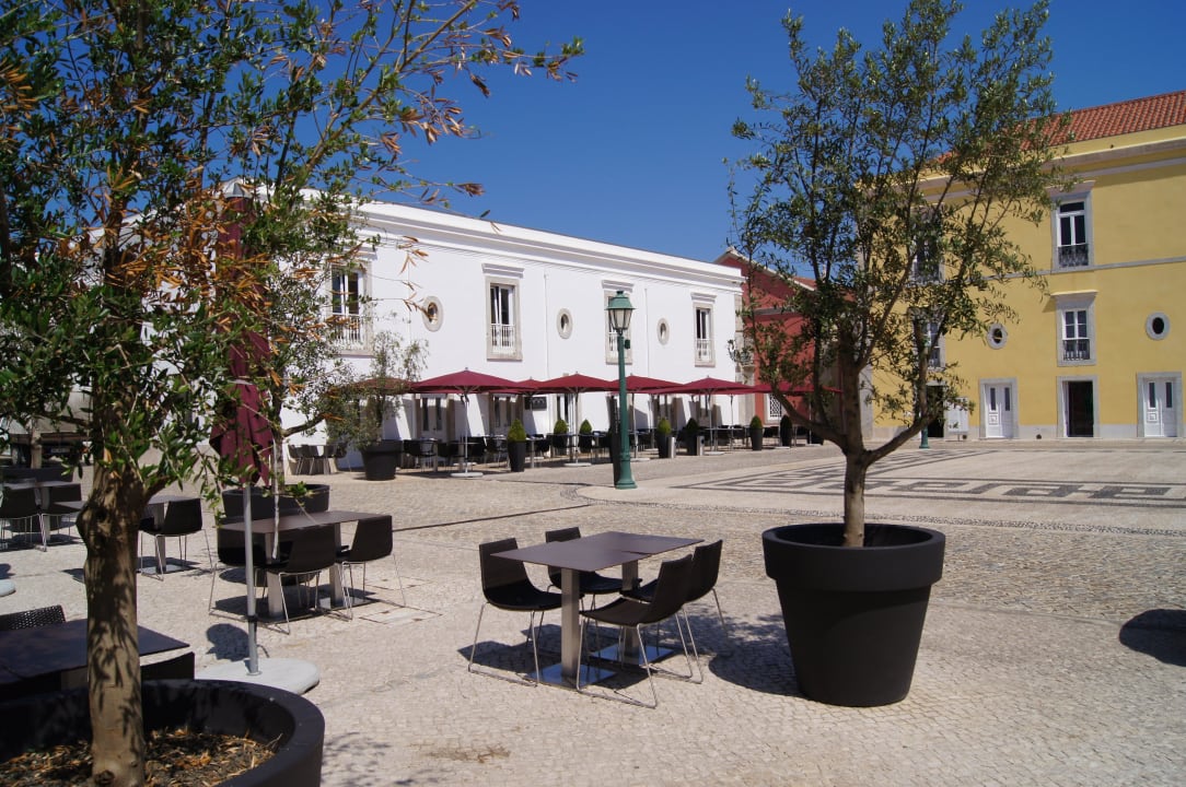 Główny plac twierdzy Pestana Cidadela Cascais - Pousada & Art District