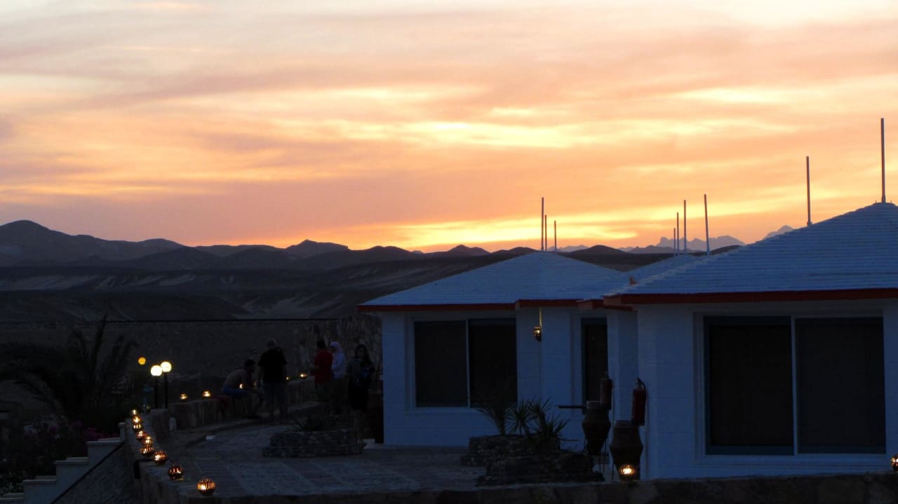 Sonnenuntergang über Coral Garden Hotel Coral Garden