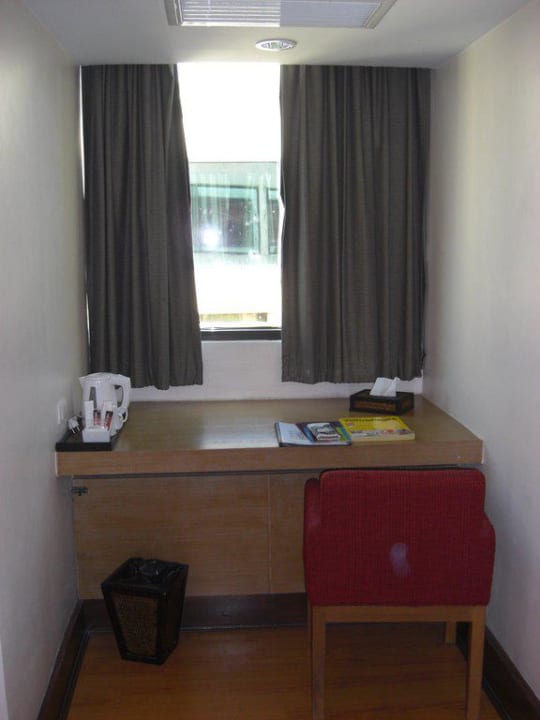 Schreibtisch The Seasons Huamark Bangkok