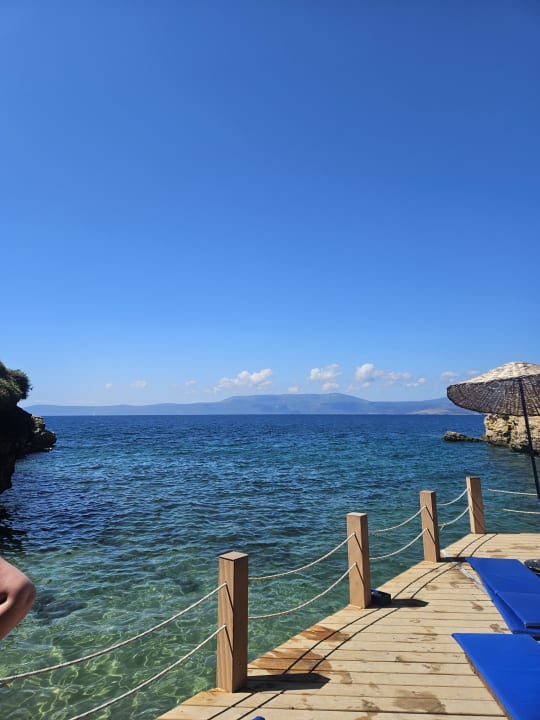 Strand Club Resort Atlantis