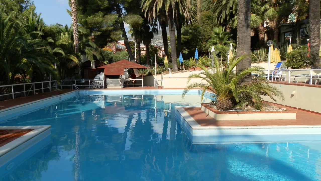 Pool Nyala Suite Hotel