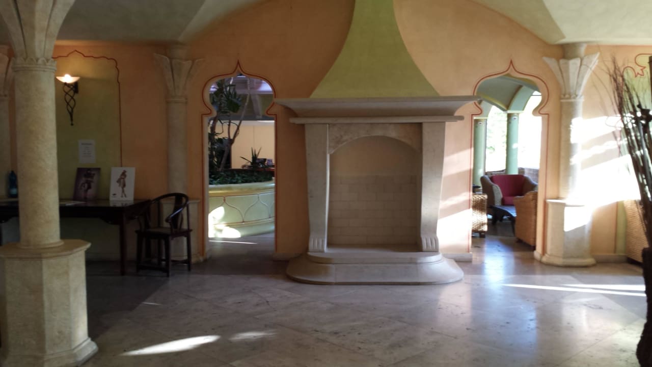 Lobby Sighientu Resort