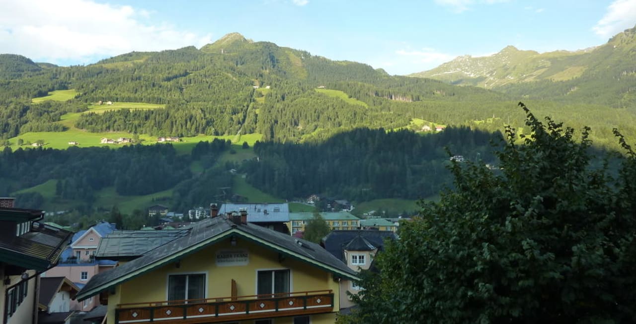 Blick auf die Schloßalm Hotel Österreichischer Hof