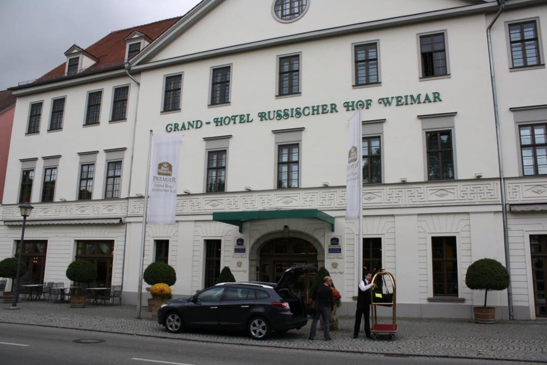 Der Eingang zum russischen Hof Best Western Premier Grand Hotel Russischer Hof