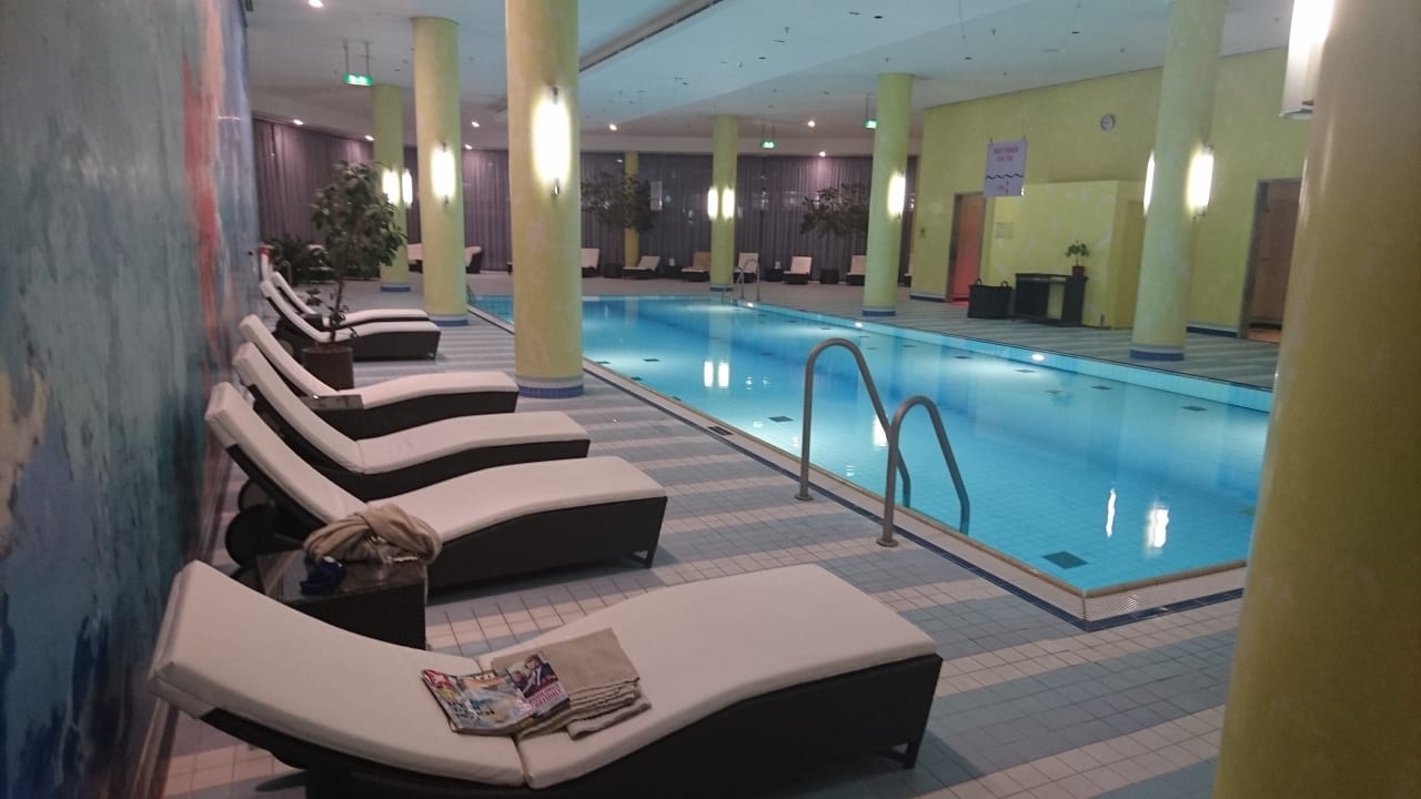 Pool Hilton Munich Airport
