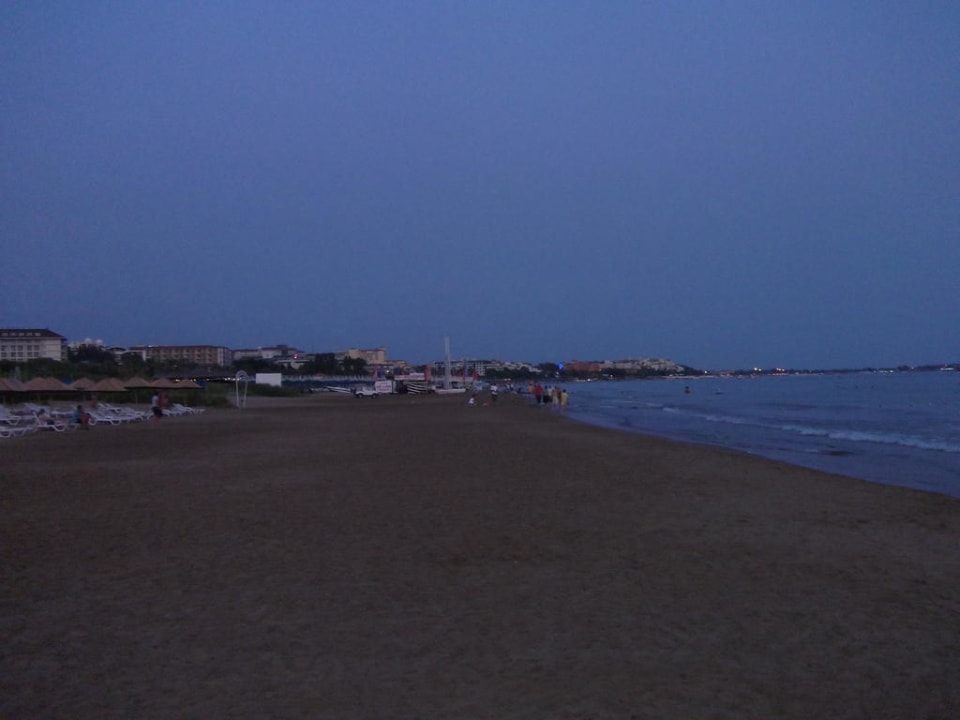 Abendzeit - Blick den Strand hinunter Hotel Defne Garden