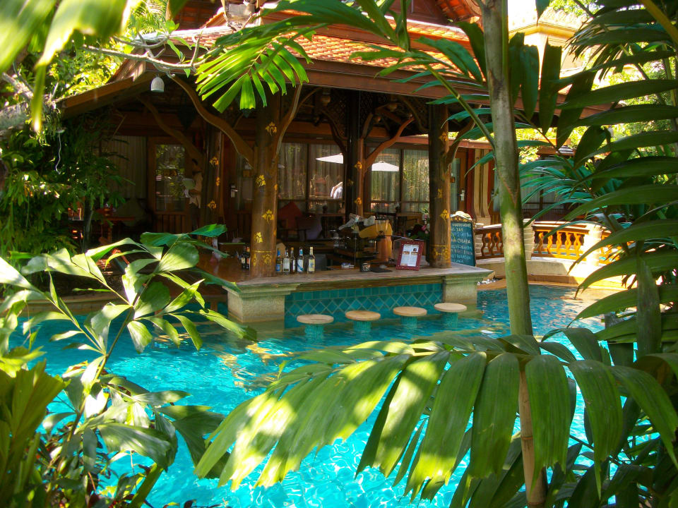 Pool mit Poolbar Hotel Sawasdee Village