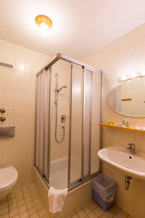 Badezimmer Biohaus Landhotel Maiergschwendt