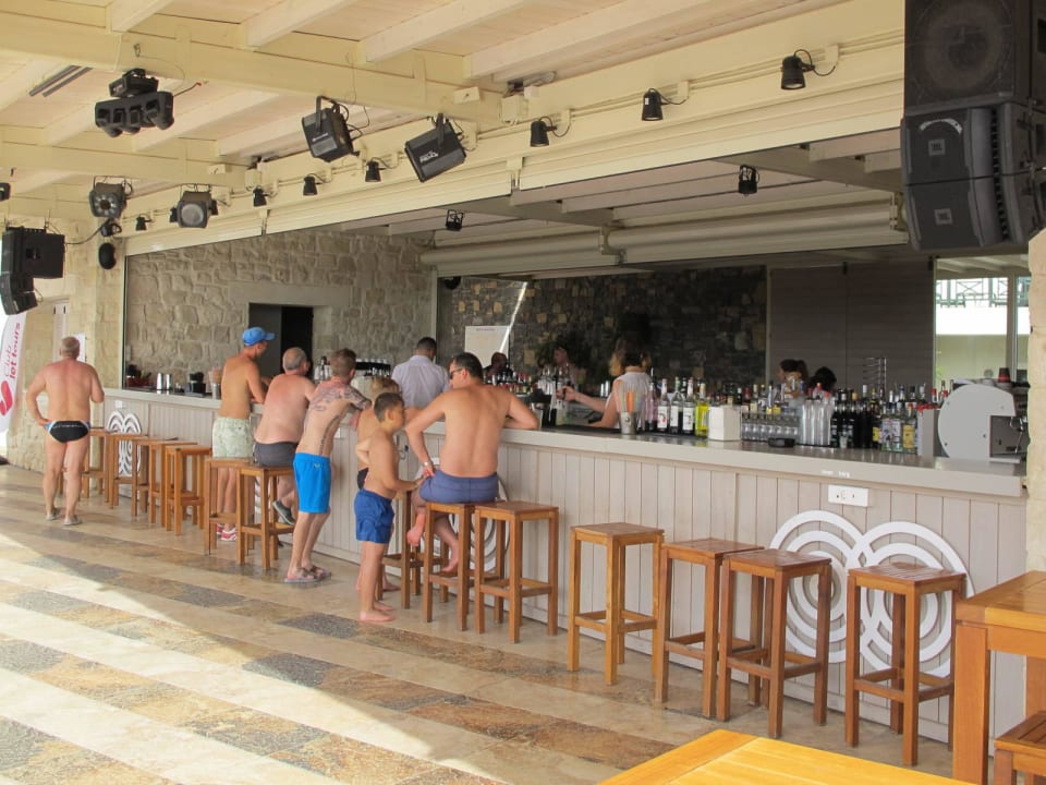 Poolbar Ostria Resort & Spa
