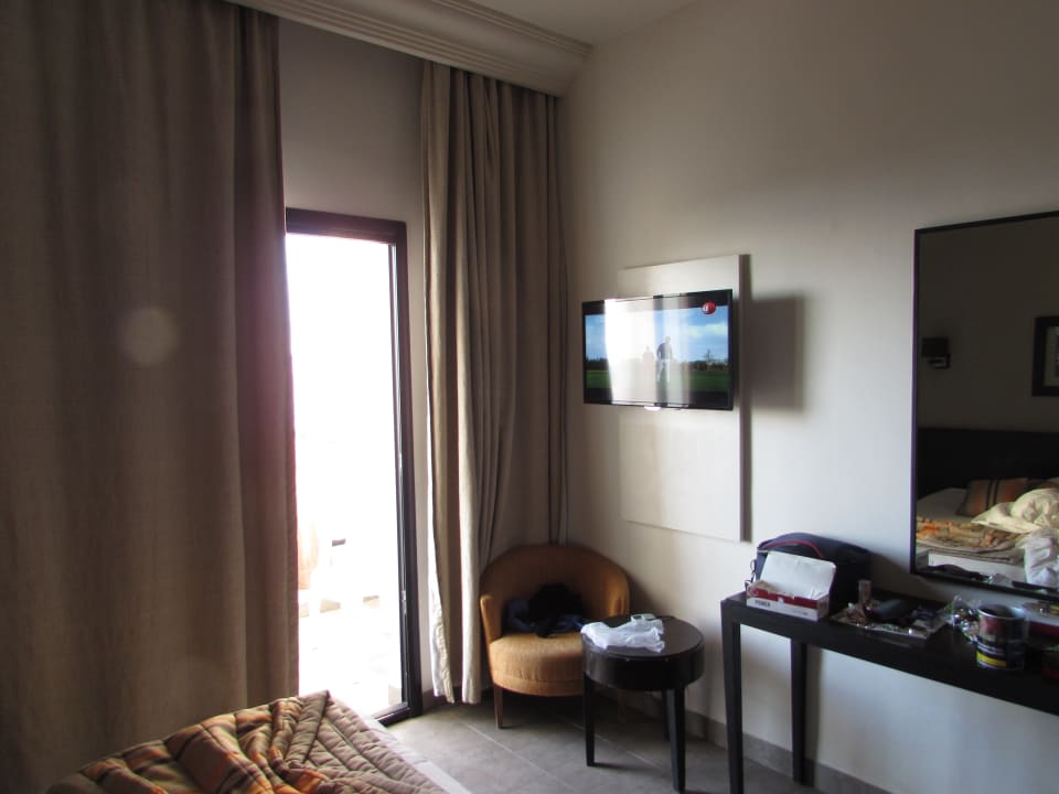 Zimmer Nozha Beach Resort & Spa