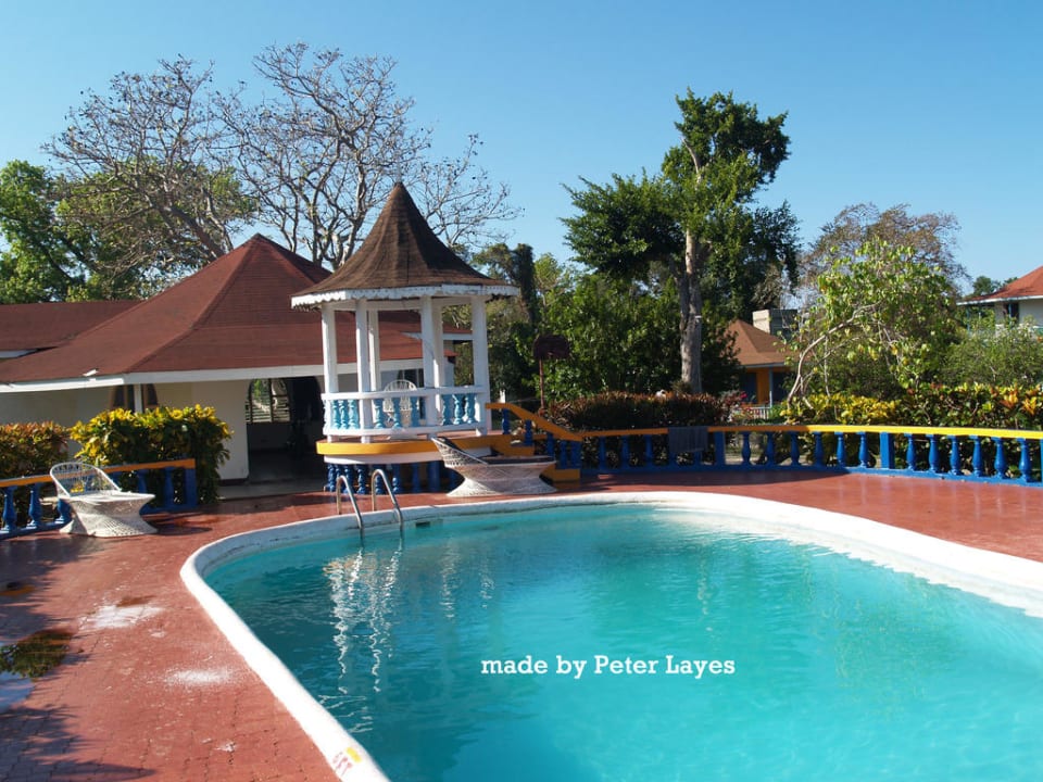 Pool Hotel Summerset Village