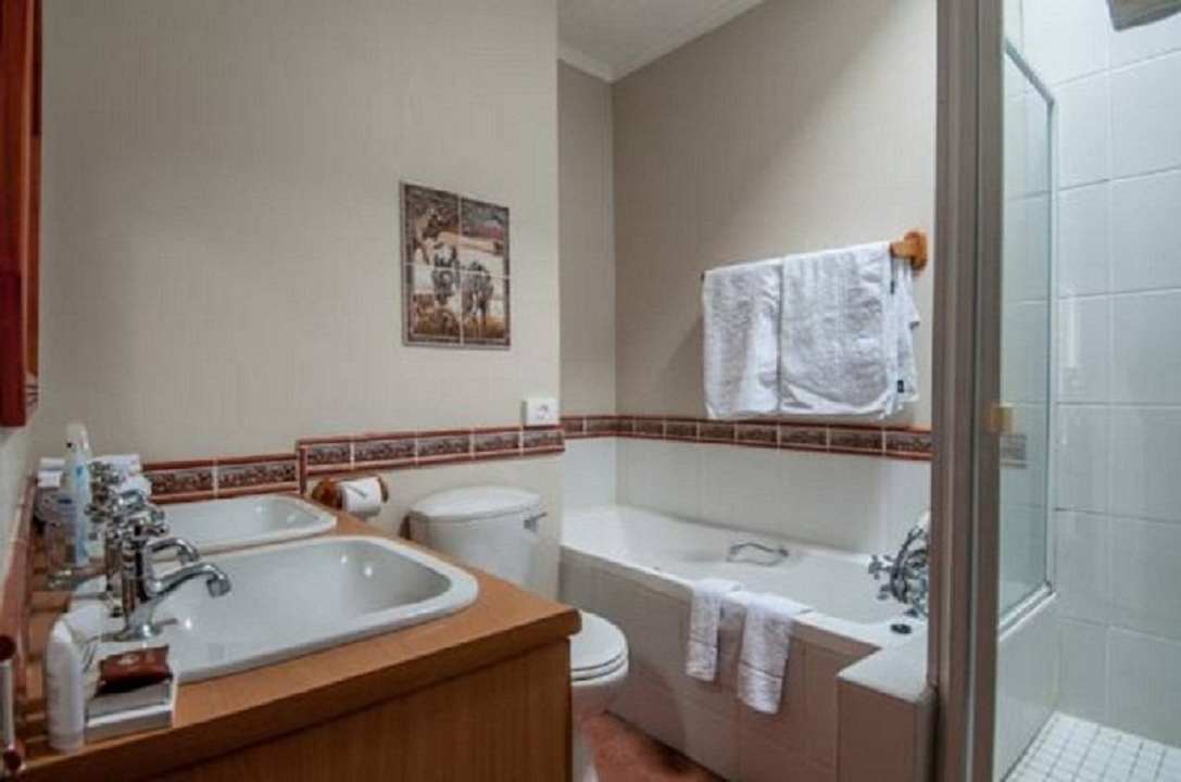 Zimmer Lenore Guest House