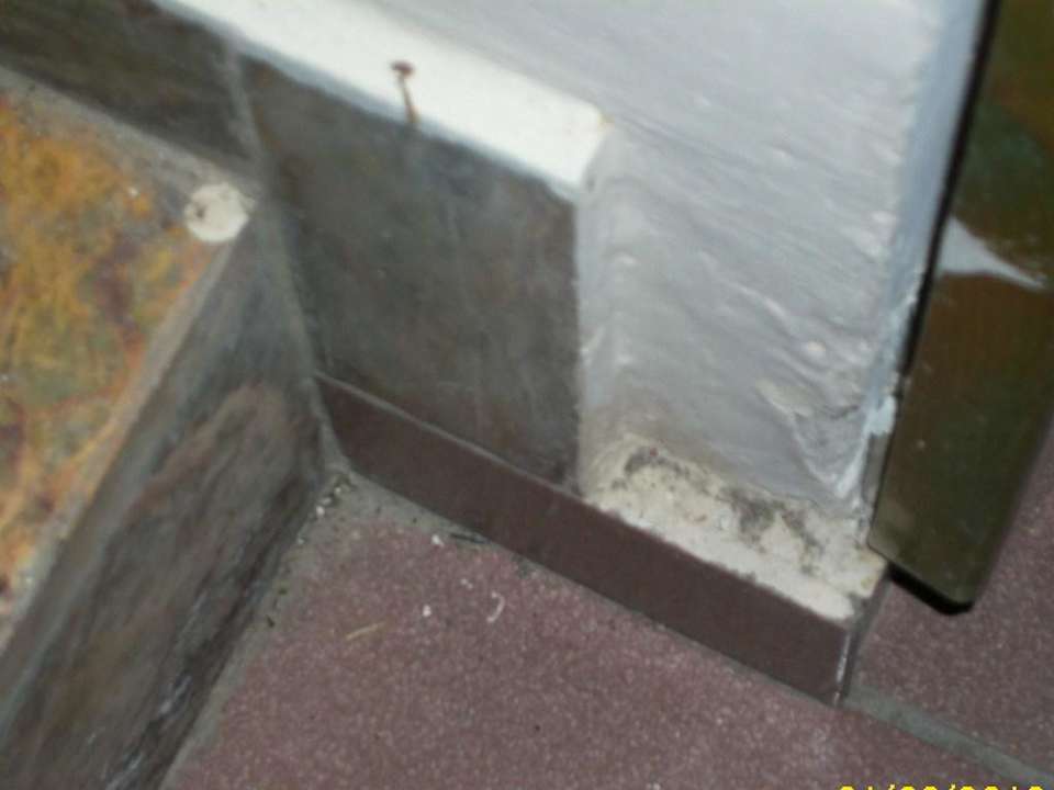 Schimmel und sonstige Flecken im Treppenhaus Armas Gül Beach