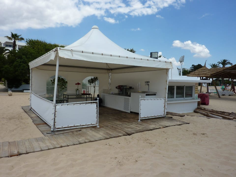 Getränkezelt am Strand The Orangers Beach Resort and Bungalows