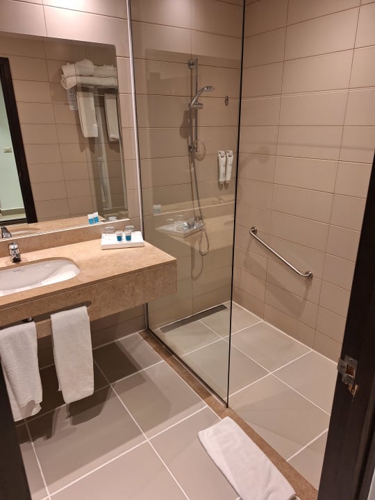 Zimmer Jaz Solaya