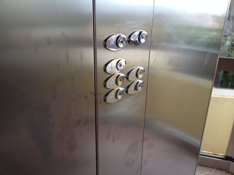 Kaputte Fahrstuhlknöpfe Hotel Riu Palace Jandia