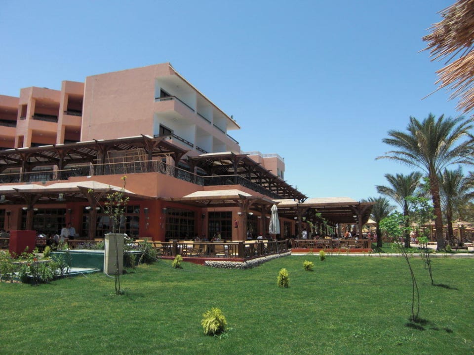 Außenbereich der Restaurants Beach Albatros Resort