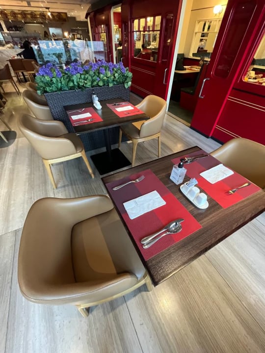 Gastro Hotel Cozi Resort