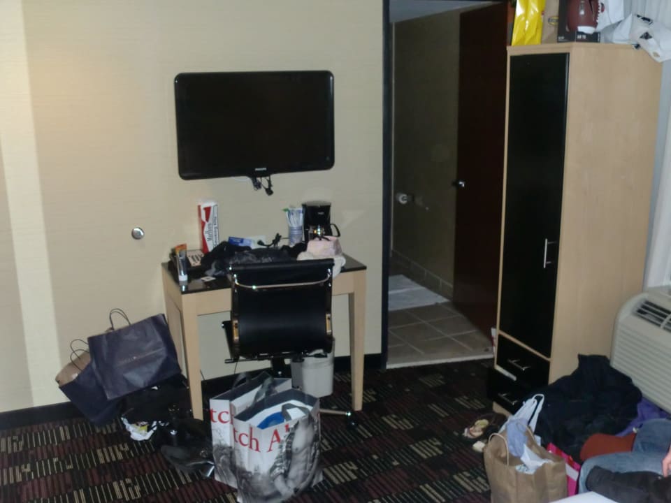 Fernseher mit Schreibtisch Hotel Holiday Inn Express New York City Wall Street