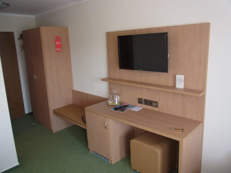 Schrank, Tisch TV Gasthof Rose