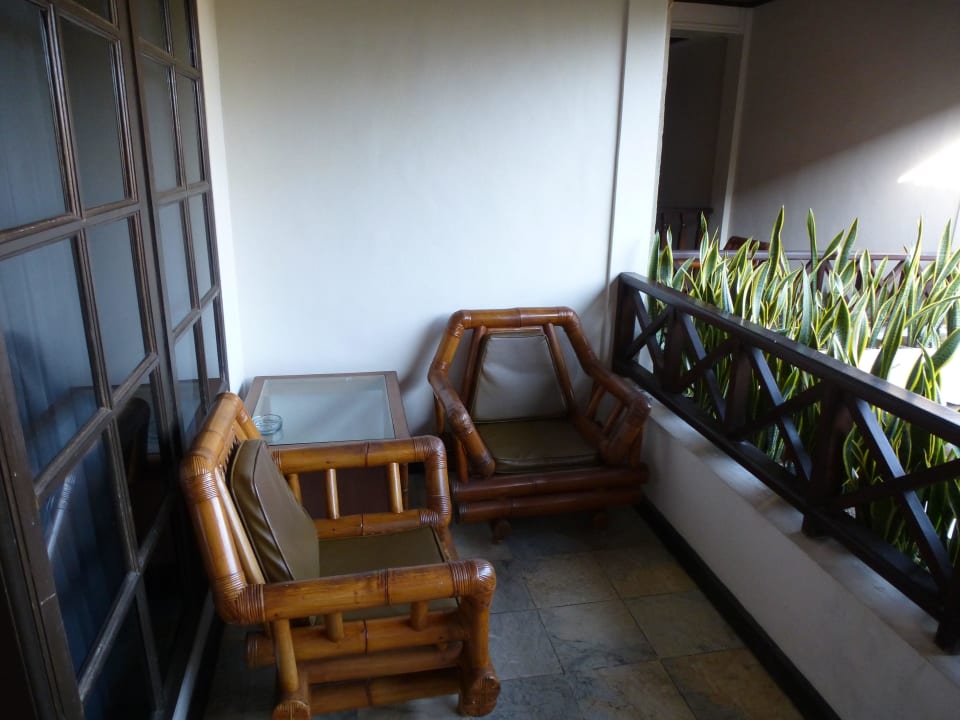 Balkon 303 Hotel Ari Putri