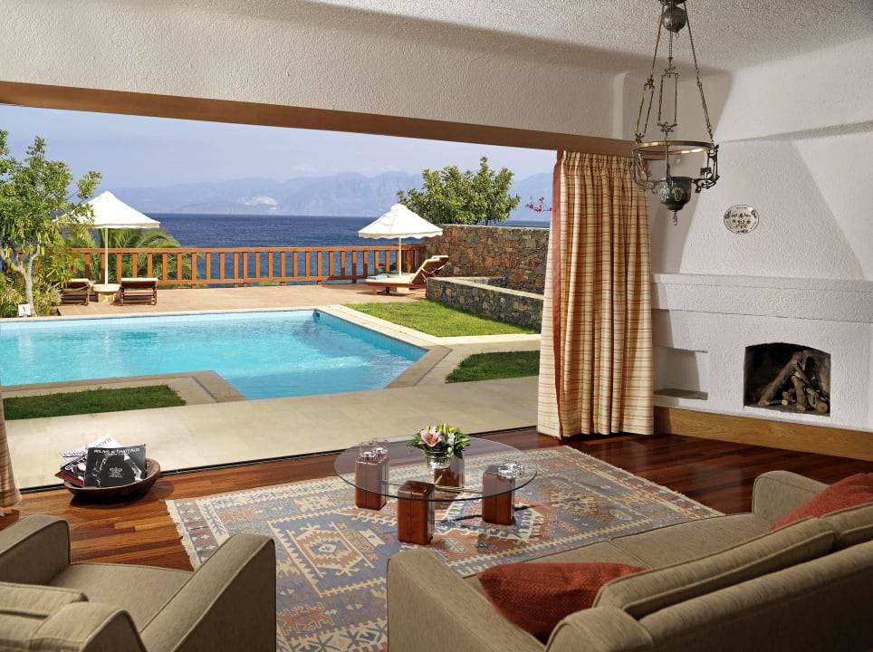 King Minos Royalty Suite with private pool Elounda Mare Relais & Chateaux