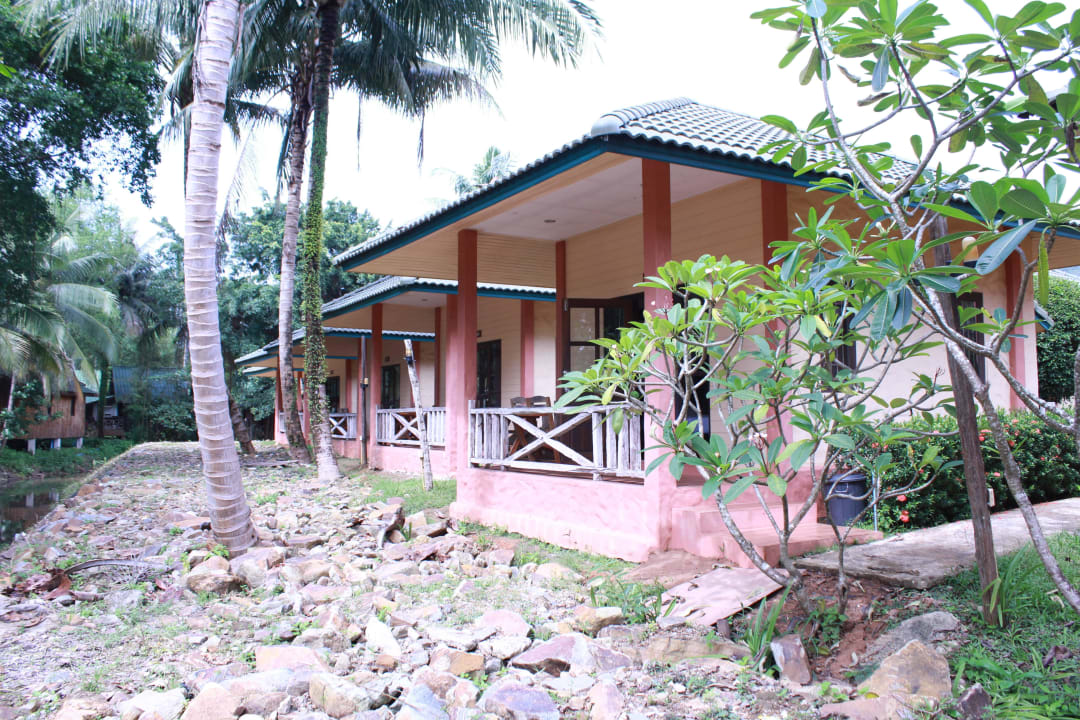 Bungalow back side Kai Bae Beach Resort