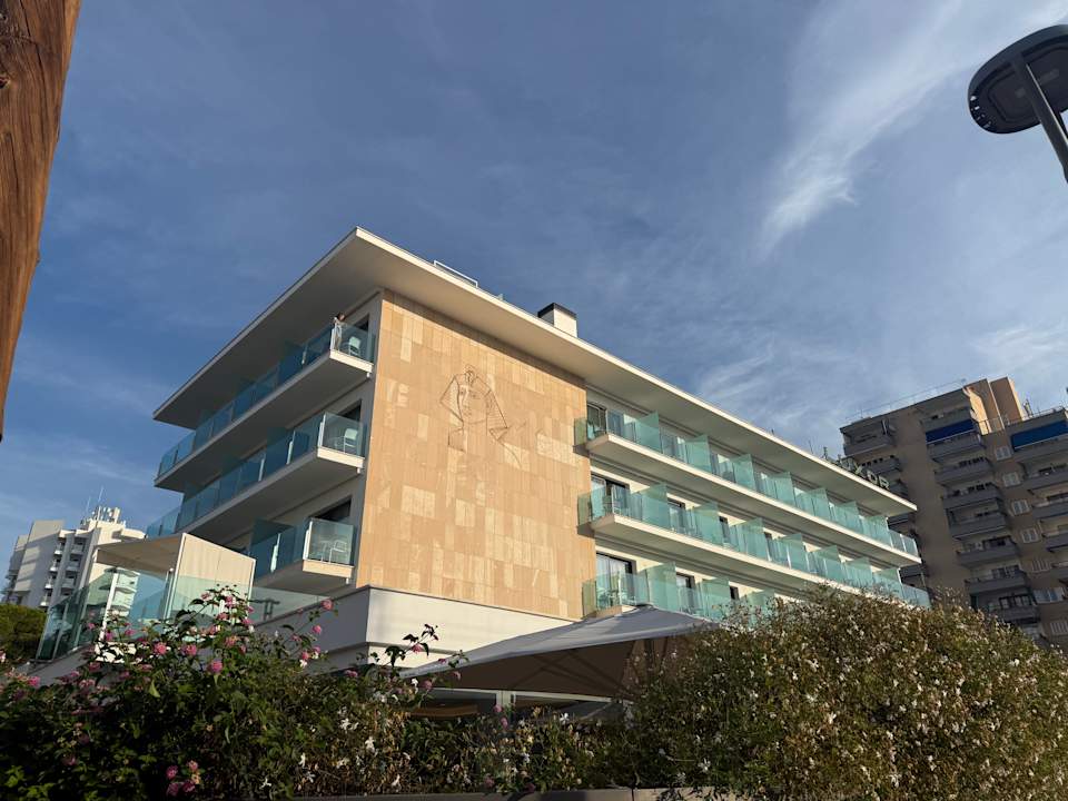 Außenansicht Hotel Luxor