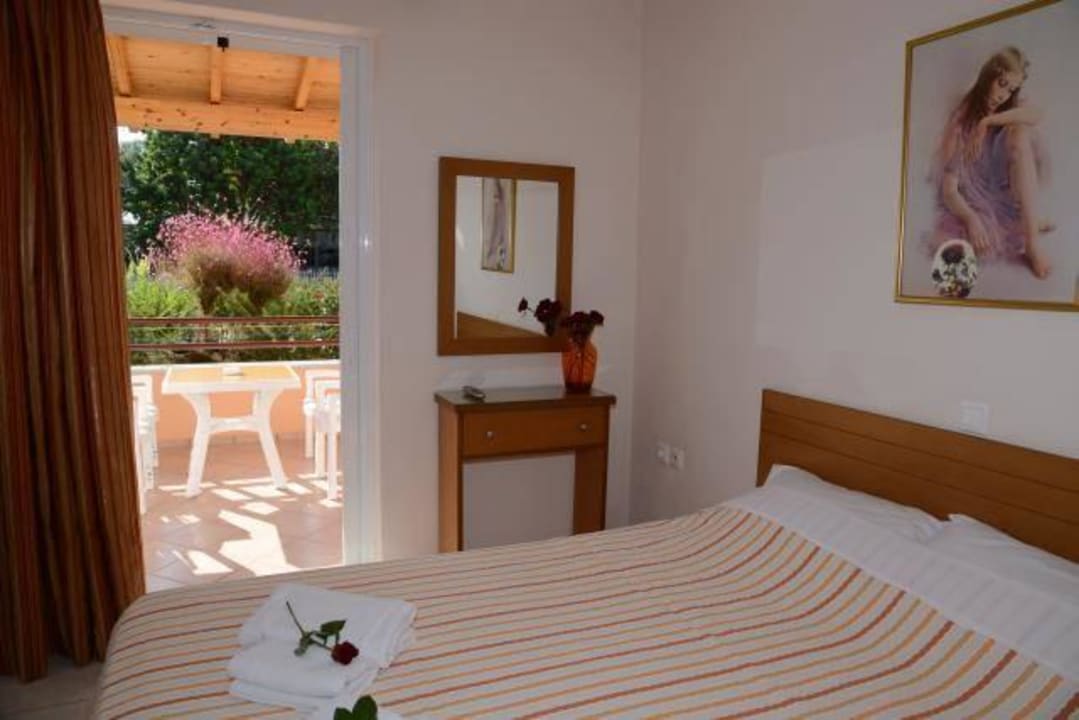 One Bedroom Apartment in two levels for 4 people Hotel Maria's Filoxenia Suites