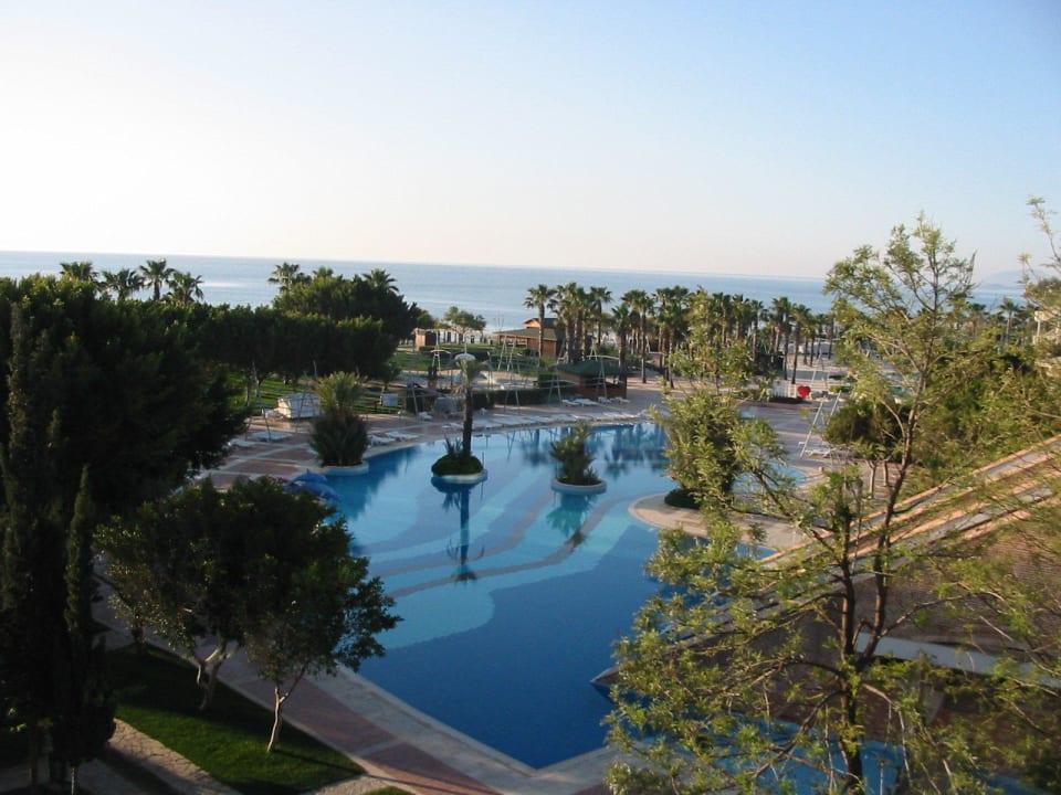 Blick vom Hauptbalkon Richtung Pool und Meer Limak Limra Hotel & Resort